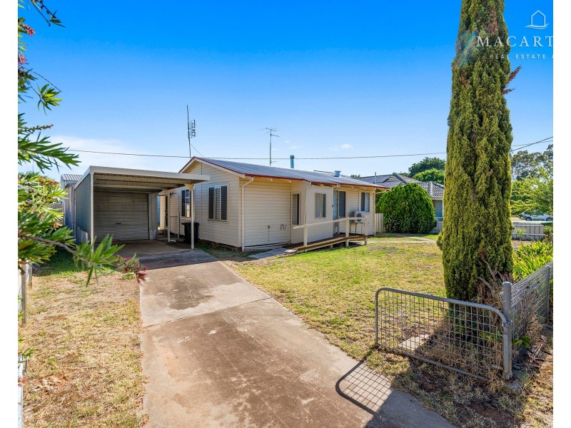 14 Langham Street, Ganmain NSW 2702