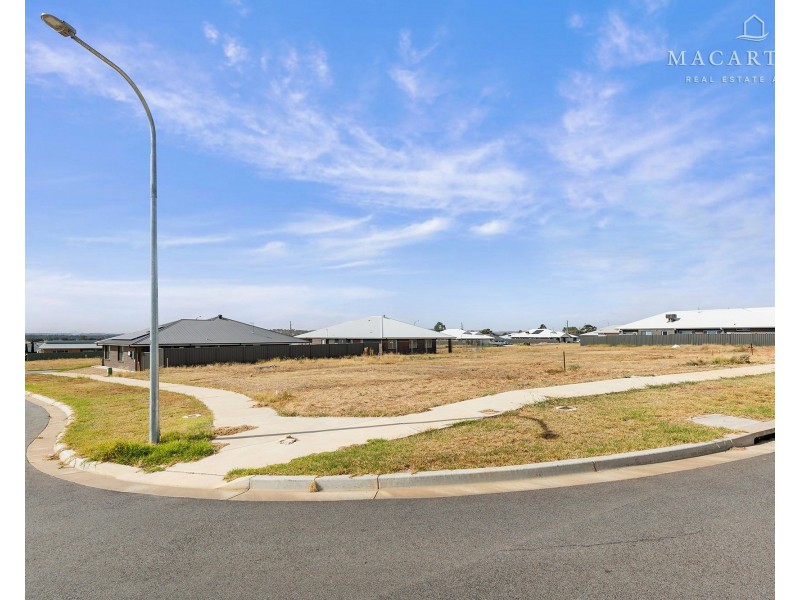 59 Melaleuca Drive, Forest Hill NSW 2651