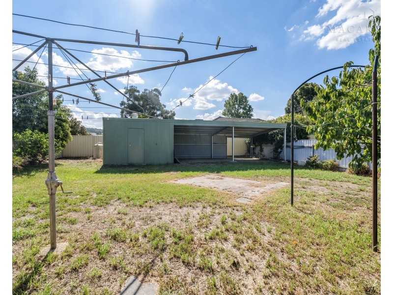 25 Walana Crescent, Kooringal NSW 2650
