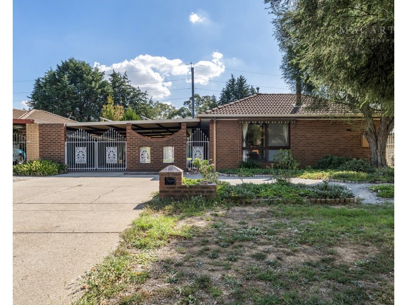 34 Adjin Street, Mount Austin NSW 2650