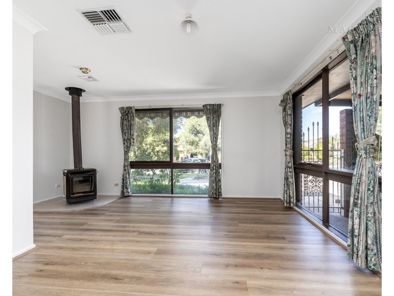 34 Adjin Street, Mount Austin NSW 2650