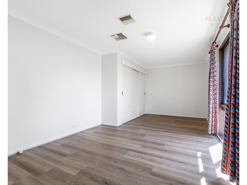 34 Adjin Street, Mount Austin NSW 2650