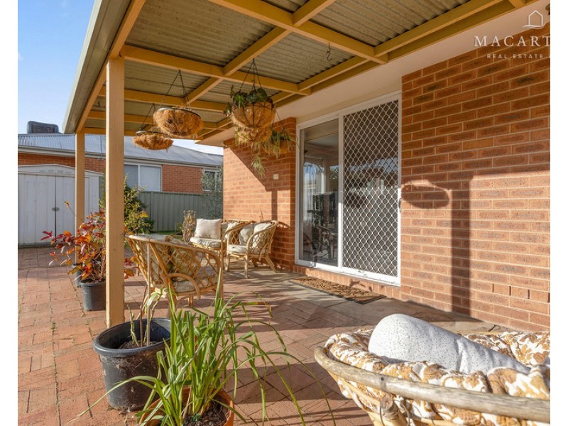 1 Bokara Place, Glenfield Park NSW 2650