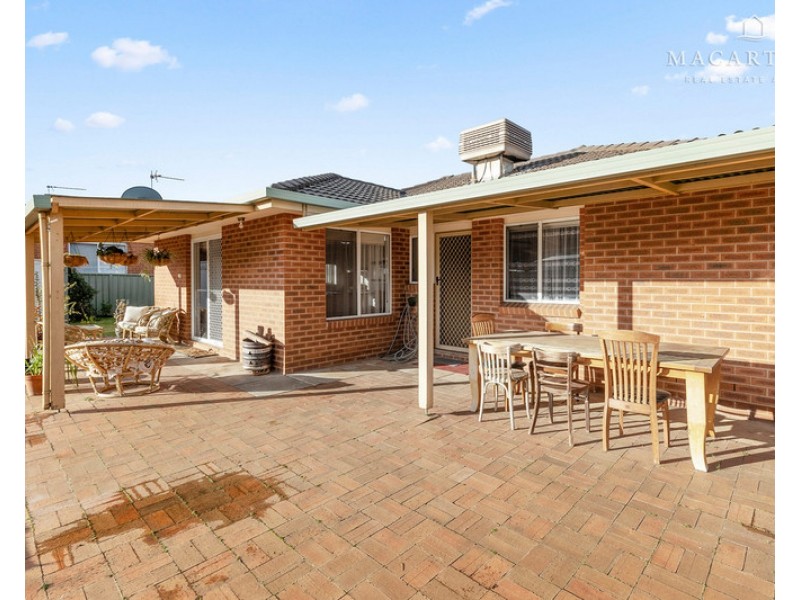 1 Bokara Place, Glenfield Park NSW 2650