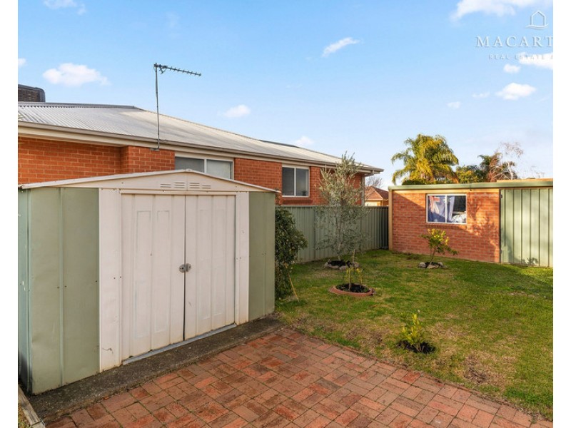 1 Bokara Place, Glenfield Park NSW 2650