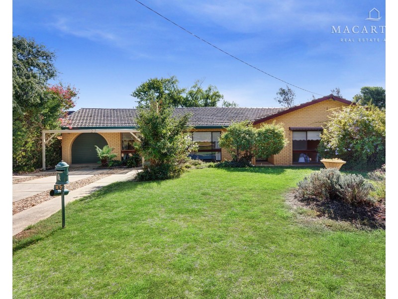 27 Norfolk Avenue, Lake Albert NSW 2650