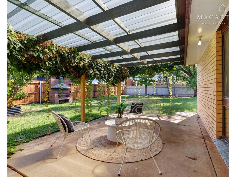 27 Norfolk Avenue, Lake Albert NSW 2650