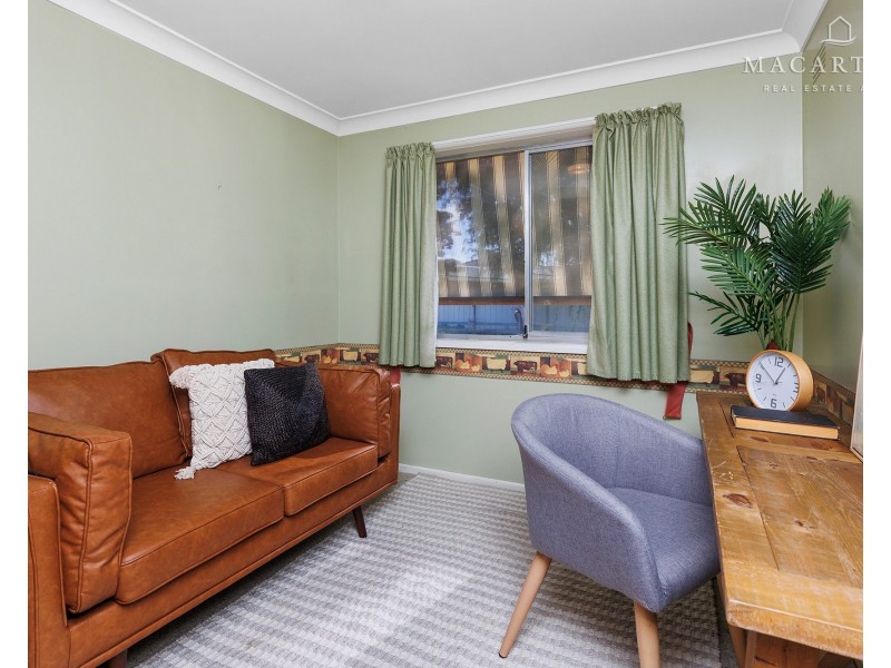 27 Norfolk Avenue, Lake Albert NSW 2650