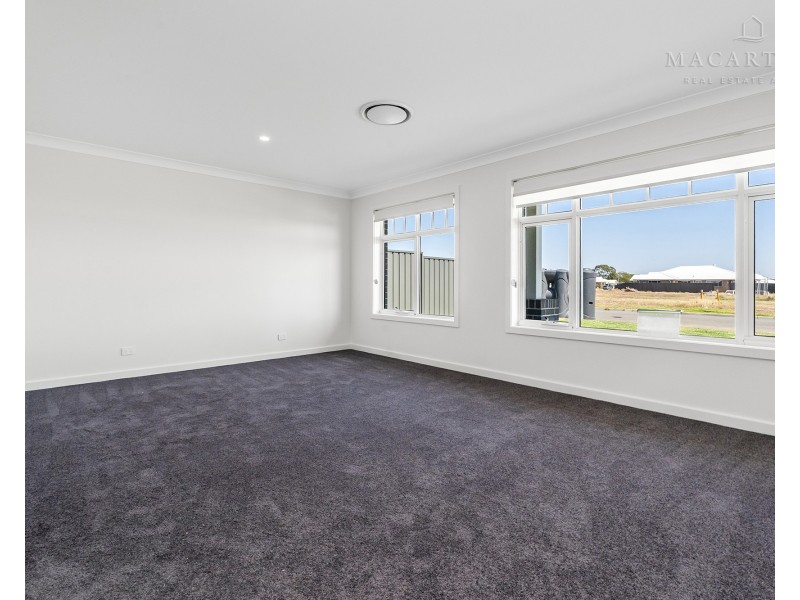 6 Flintwood Street, Forest Hill NSW 2651