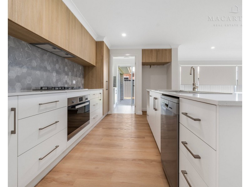 21 Lacebark Drive, Forest Hill NSW 2651