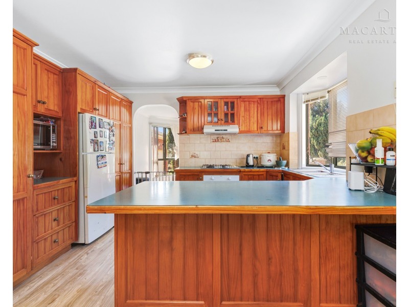 5 Chisholm Place, Lloyd NSW 2650