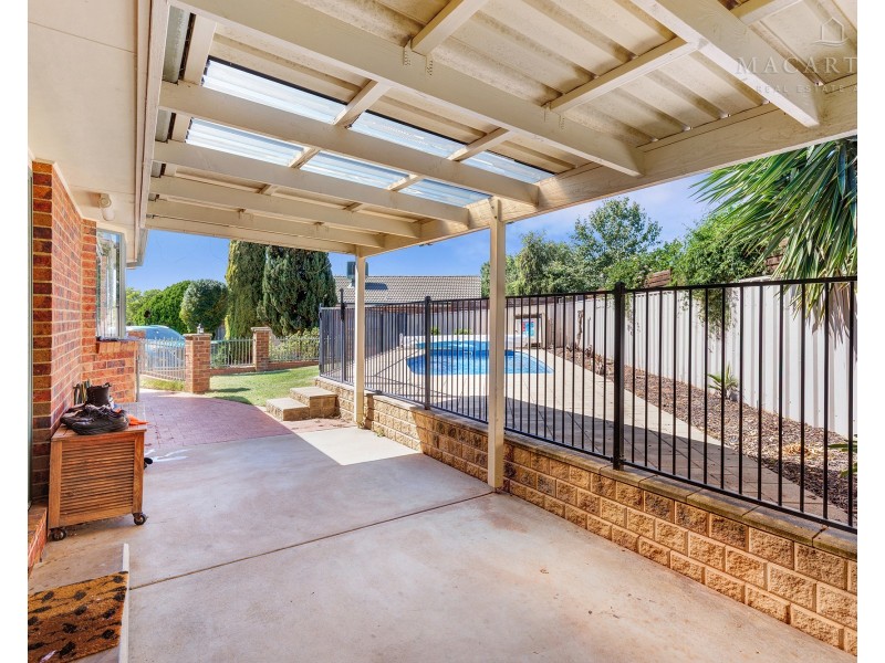 5 Chisholm Place, Lloyd NSW 2650