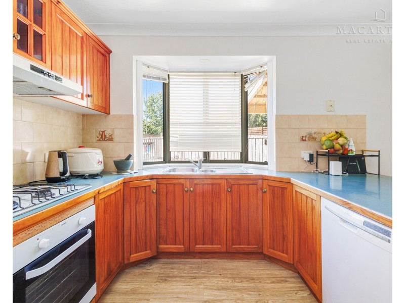 5 Chisholm Place, Lloyd NSW 2650