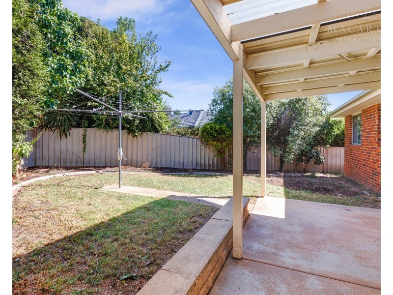 5 Chisholm Place, Lloyd NSW 2650