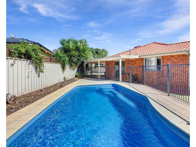5 Chisholm Place, Lloyd NSW 2650