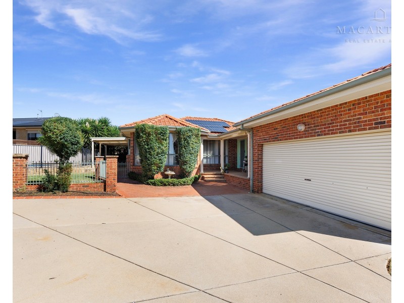 5 Chisholm Place, Lloyd NSW 2650
