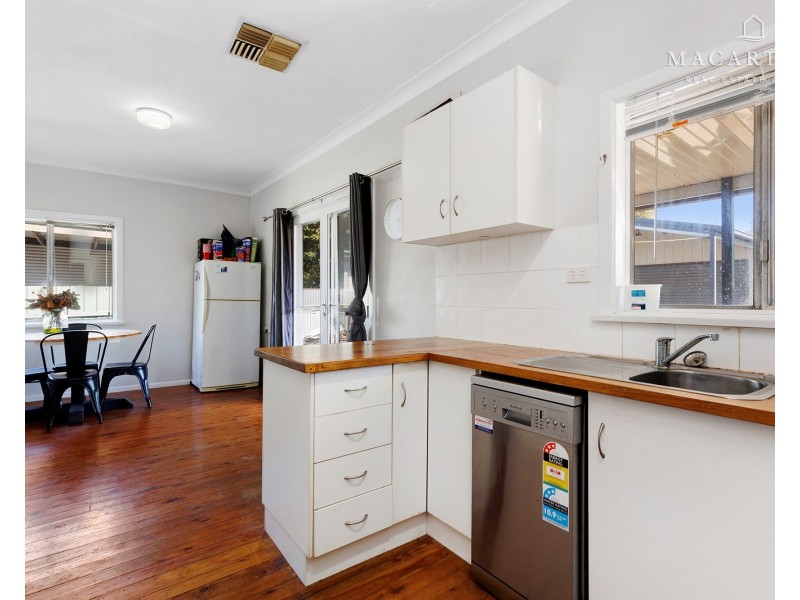 502 Kooringal Road, Lake Albert NSW 2650
