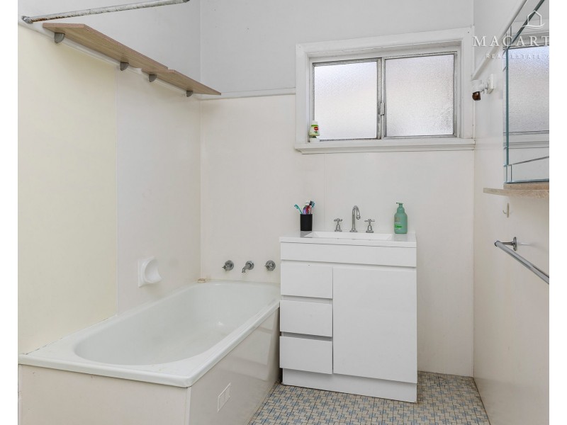502 Kooringal Road, Lake Albert NSW 2650