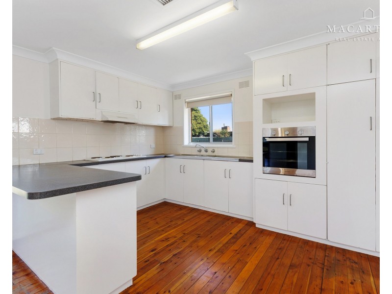 444 Lake Albert Road, Lake Albert NSW 2650