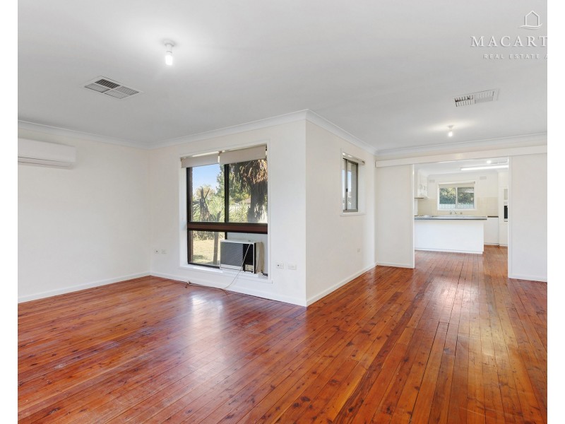 444 Lake Albert Road, Lake Albert NSW 2650