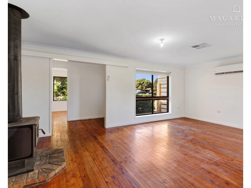 444 Lake Albert Road, Lake Albert NSW 2650