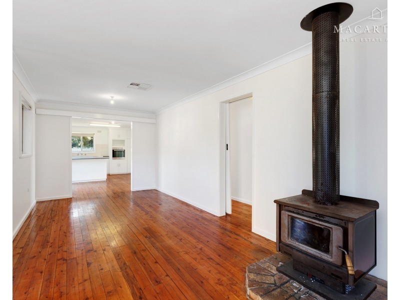 444 Lake Albert Road, Lake Albert NSW 2650