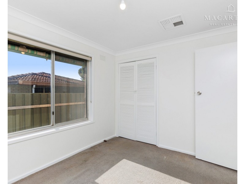 444 Lake Albert Road, Lake Albert NSW 2650