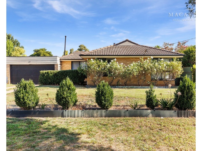 444 Lake Albert Road, Lake Albert NSW 2650