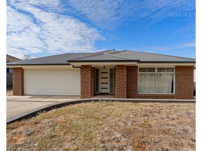 303 Lake Albert Road, Kooringal NSW 2650