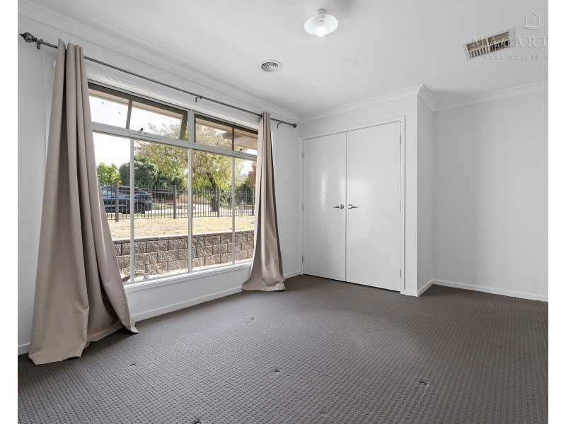 303 Lake Albert Road, Kooringal NSW 2650