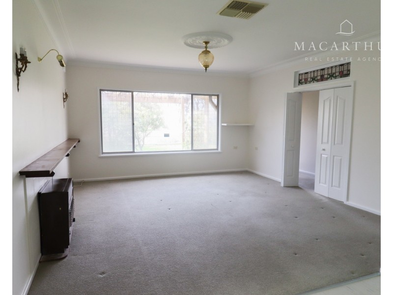 10 Martin Street, Tolland NSW 2650