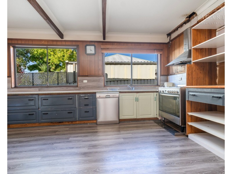 310 Lake Albert Road, Kooringal NSW 2650