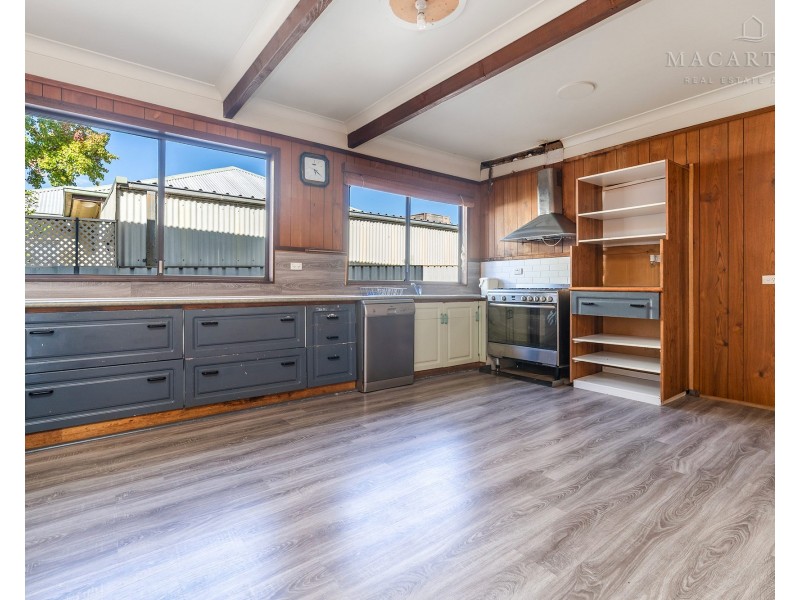 310 Lake Albert Road, Kooringal NSW 2650
