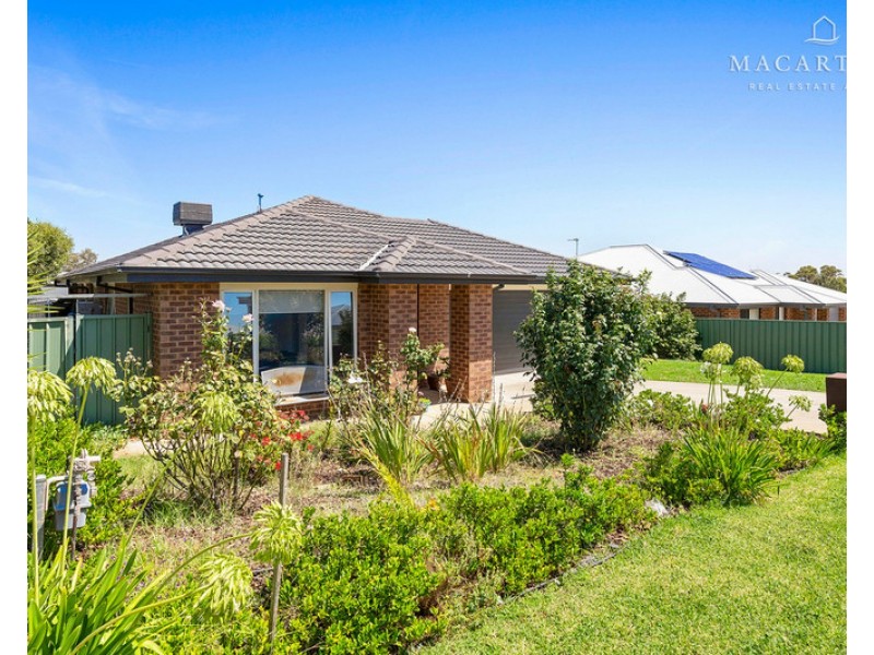 8 Beech Street, Forest Hill NSW 2651