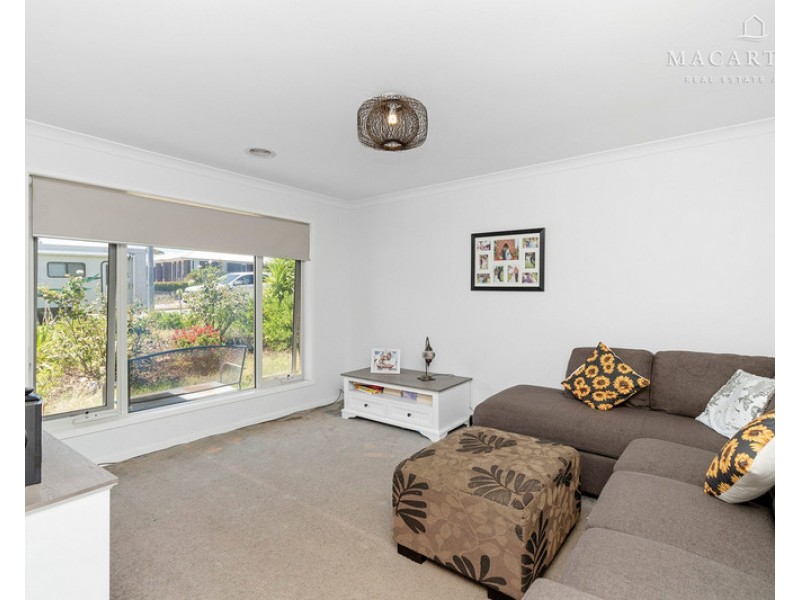 8 Beech Street, Forest Hill NSW 2651