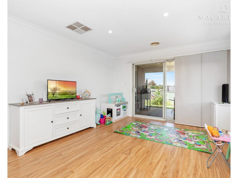 8 Beech Street, Forest Hill NSW 2651