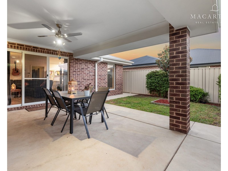 19 Goonawarra Street, Gobbagombalin NSW 2650