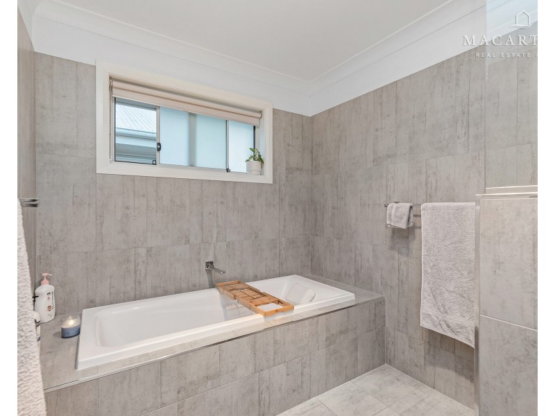 19 Goonawarra Street, Gobbagombalin NSW 2650