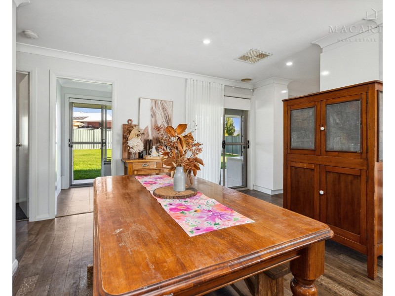 3 Paperbark Drive, Forest Hill NSW 2651