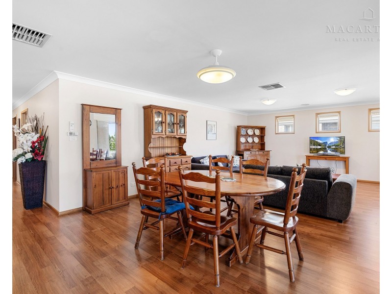 30 Dundale Crescent, Estella NSW 2650