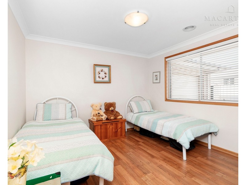 30 Dundale Crescent, Estella NSW 2650