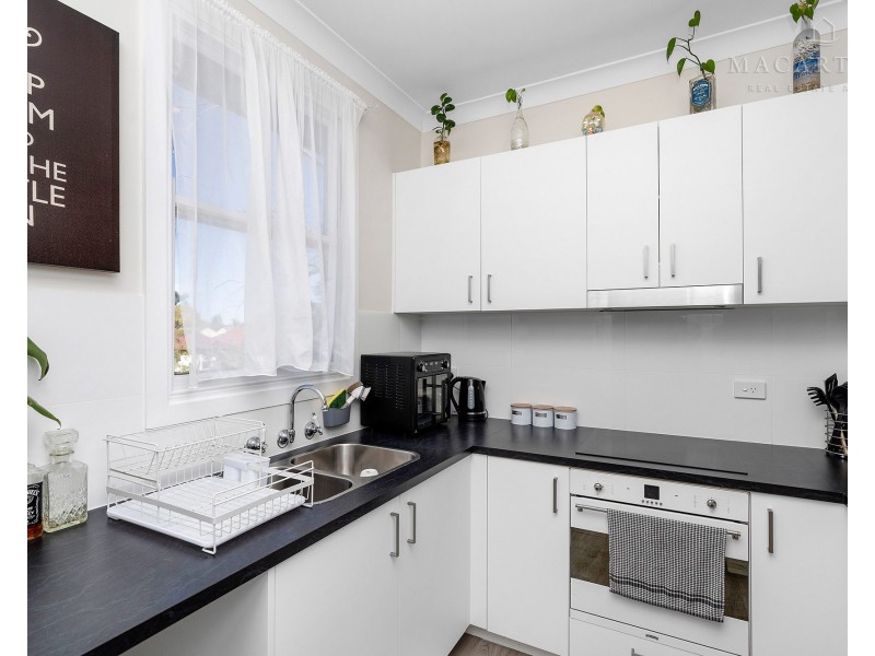 155 Macleay Street, Mount Austin NSW 2650
