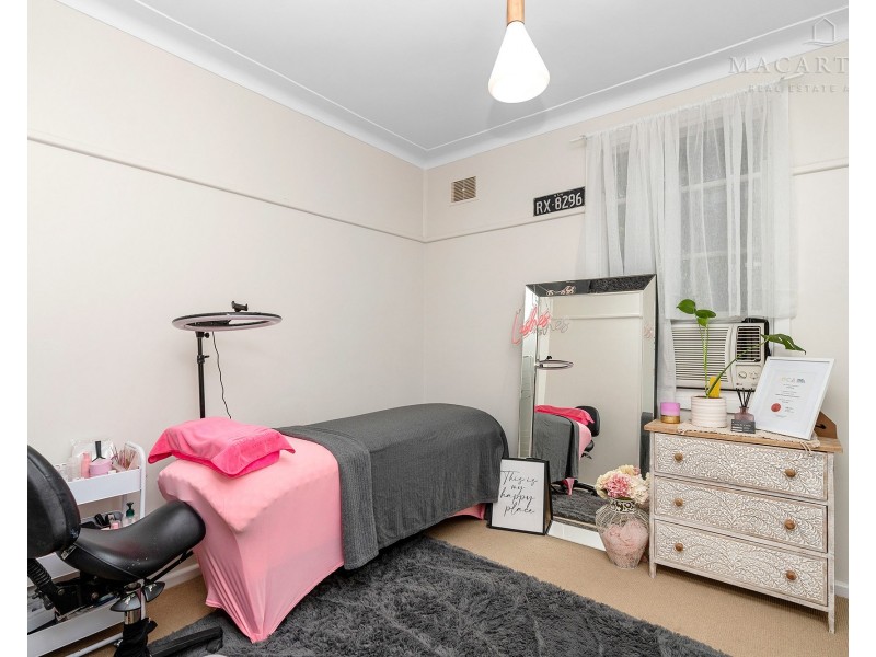 155 Macleay Street, Mount Austin NSW 2650
