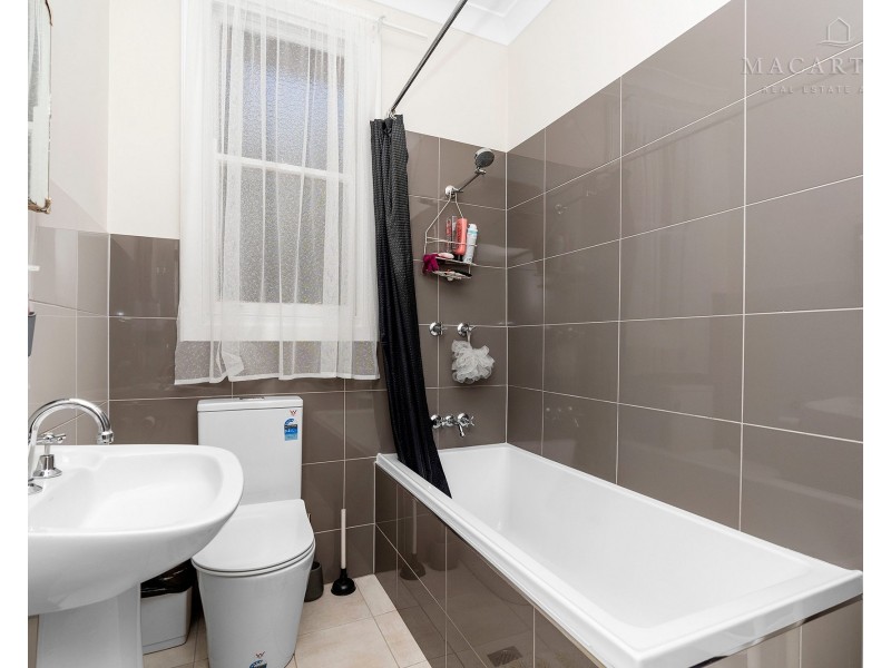 155 Macleay Street, Mount Austin NSW 2650