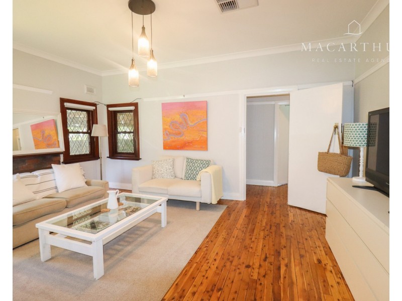 11 Heath Street, Turvey Park NSW 2650