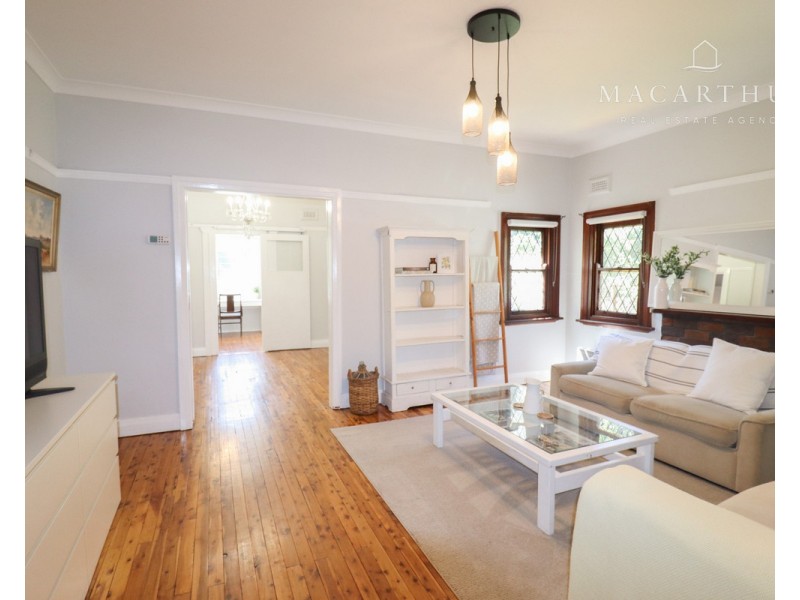 11 Heath Street, Turvey Park NSW 2650