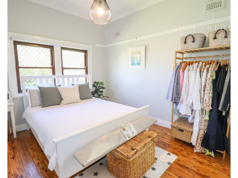 11 Heath Street, Turvey Park NSW 2650