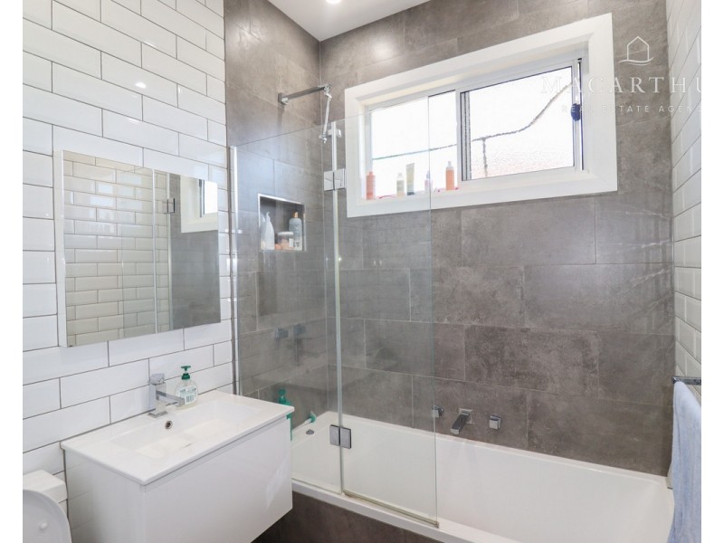 11 Heath Street, Turvey Park NSW 2650