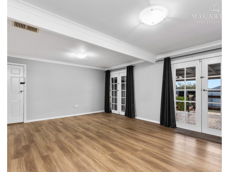4 Cobb Street, Tolland NSW 2650
