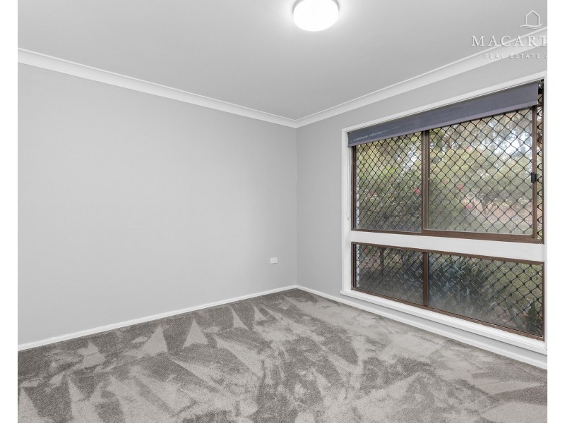 4 Cobb Street, Tolland NSW 2650